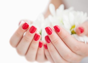 jak wzmocnić paznokcie