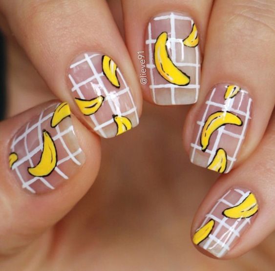 banan na paznokciach